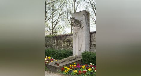 Гробът на поета в Монпарнас.