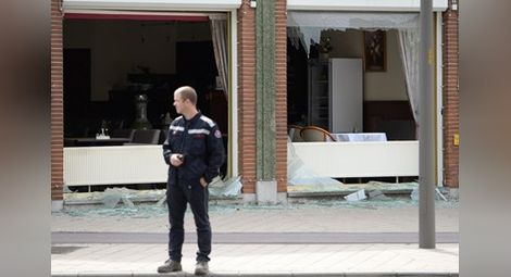 Експлозия в Антверпен, има ранени и заклещени под останките хора