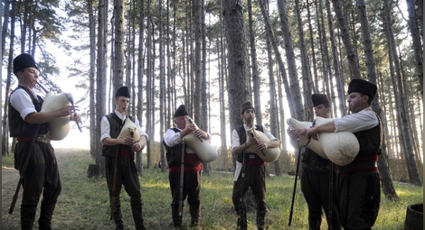 В село Стойките започна Вторият национален събор на гайдарите