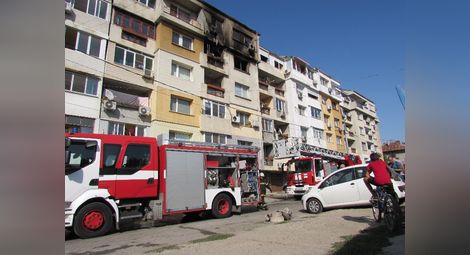 Възрастен мъж издъхна при пожар в дома си в Русе