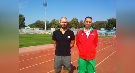 Даниел Милушев /вляво/ и Красимир Миронов ще водят отбора за първи път като треньорски тандем. Снимки: Георги ХРИСТОВ