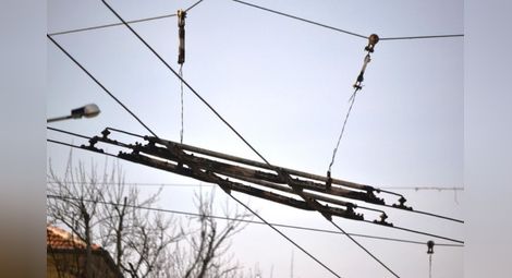 Крадци разкачиха 250 метра  жици от тролейбусната мрежа