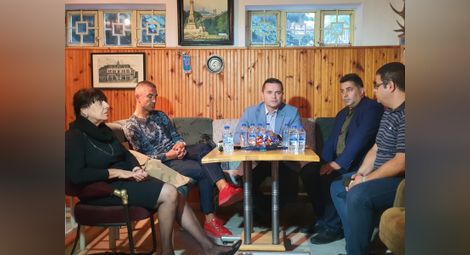 Водещи кандидати за кмет обещават помощ за съхраняване на ФК „Дунав“