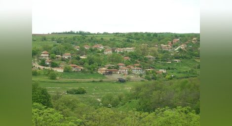 От три месеца село Церовец  е изгубило връзка със света