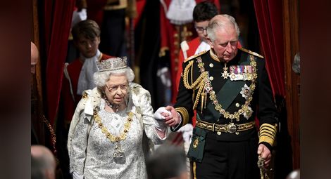 Кралица Елизабет и принц Чарлз