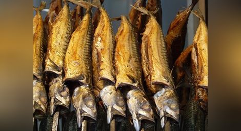 БАБХ изтегли от пазара над 250 кг пушена риба от Румъния, заразена с листерия