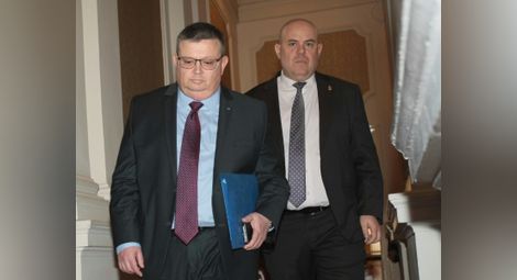 Цацаров: Процедурата за избор на главен прокурор продължава
