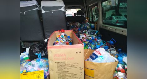 Приятелите на „Утро“ дариха 300 кг капачки на „Предай нататък за Мими“