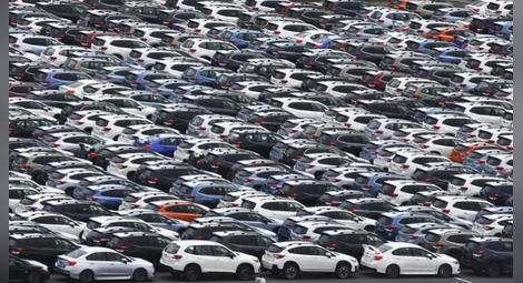 Fitch прогнозира нов спад в продажбите на автомобили