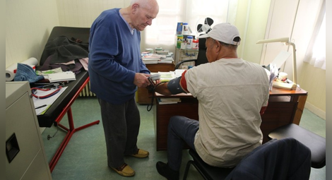 Кристиан Шени и съветите от 98-годишния лекар, който все още практикува