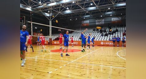 Волейболистите без Велков в  мача срещу Горна Малина