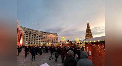 Вино от Вранча, керамика от България и много родна реч на Коледния базар в Букурещ