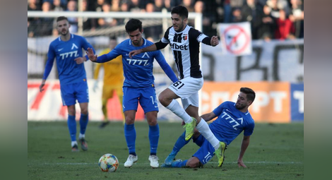 &bdquo;Левски&ldquo; удържа второто място с хикс в Пловдив