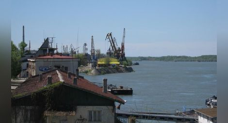 Замърсяване на Дунав от авария на кораб свика спешна проверка