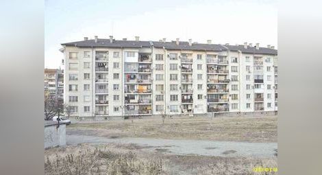 15 русенски семейства  чакат общинска квартира