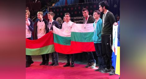 Виктор Кожухаров от Математическата донесе сребърен медал от Казахстан