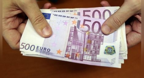 Хванат с фалшива книжка се опари с предложени 500 евро подкуп