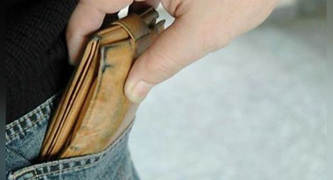 42-годишен задигнал портфейла на приятел по време на почерпка