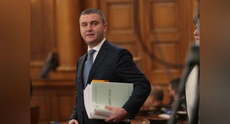 Началникът на кабинета на Владислав Горанов поема временно Комисията по хазарта