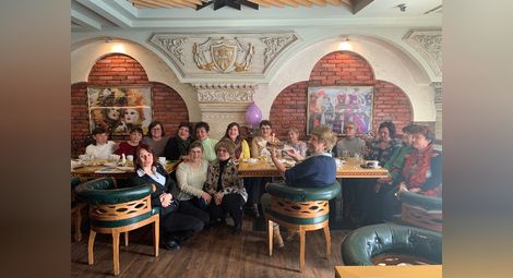 С торта и емоции сдружението на онкоболните  жени отпразнува първи рожден ден  