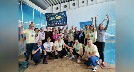 Плувните ветерани на „Ирис“ с 48 медала от турнир в Румъния