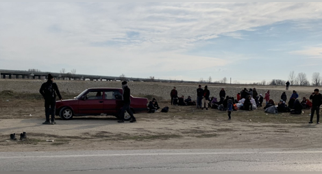 Малки групи мигранти около Одрин и на 5 км от границата при Свиленград