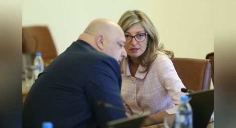 Захариева и Кралев на разпит за паспортите на Божков и Попов