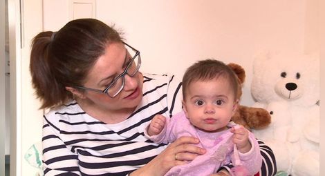 Историята на бебе Катерина, което обедини България, разказана от бТВ
