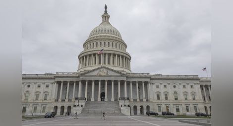 Сенатът гласува 2 трилиона долара за икономиката на САЩ