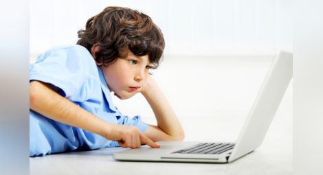 „Светилник“ дава съвети и помага онлайн на деца и родители