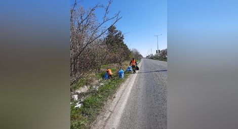 16 т отпадъци са почистени в 5-километровия участък между Русе и Мартен