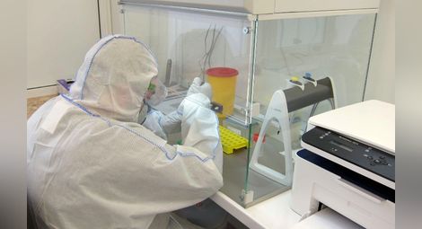 Новата лаборатория в Медицинския университет в Плевен. ЕС ще финансира назначаването на допълнителни здравни специалисти, които да бъдат разположени в горещи точки