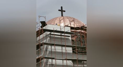 Започва позлатяването на купола  на Пантеона на възрожденците