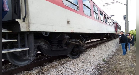 Дерайлира бързият влак Варна-София, няма пострадали