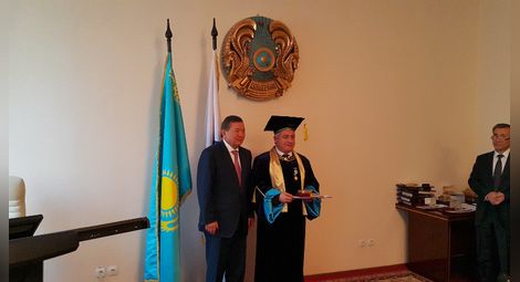 Проф.Белоев с благодарствено писмо от ректора на Казахския национален аграрен университет /галерия/