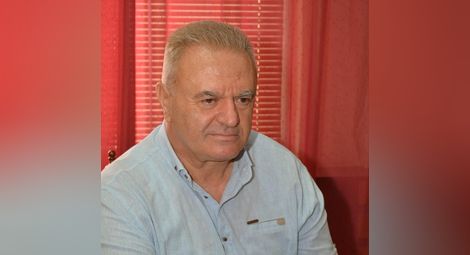 След 31 години директорът на „Васил Левски“ Галин Ганчев се прощава с училището