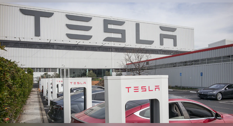 Tesla изпревари Toyota като най-скъпата автомобилна компания в света