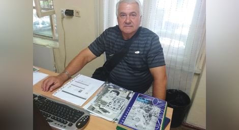 Лъвът на вратата Игнат Младенов дари архива си за читателите на „Утро“