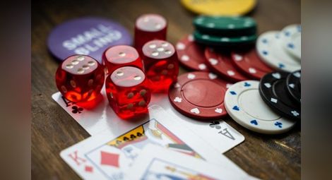 НАП поема контрола над хазарта
