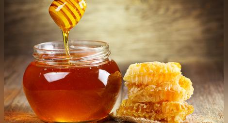 Пчелари се оплакват от катастрофално ниски добиви на мед