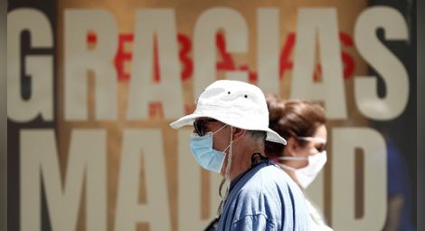 Мадрид въвежда задължителна маска на публични места
