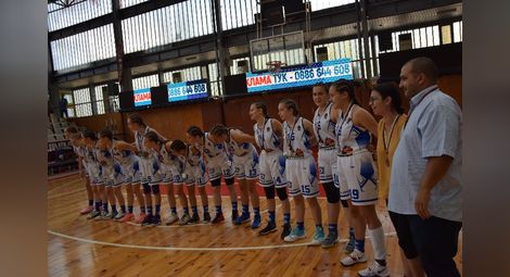 Младите дунавски баскетболистки със среброто на държавното първенство