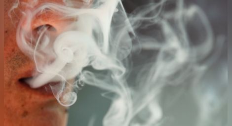 Испански регион забрани тютюнопушенето заради Covid-19