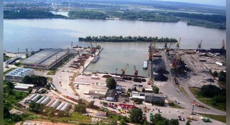 Пристанище Русе Изток е най-голямото в българския участък на Дунав.                                                                     Снимка: Интернет