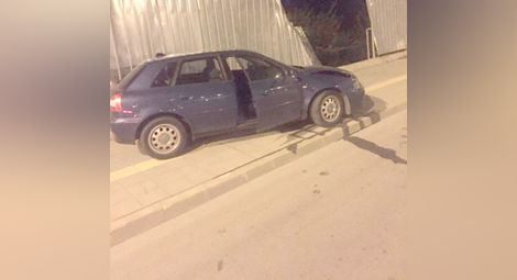 Злощастна ограда на „Тутракан“ отнесе пореден удар от кола