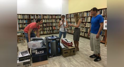 Русенската библиотека: Коледа дойде при нас през август