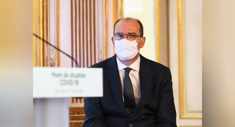 Обмислят носенето на маска да стане задължително в Париж