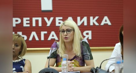 Десислава Ахладова е новият правосъден министър