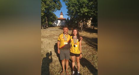 Баща и дъщеря шампиони  по ориентиране в Хасково
