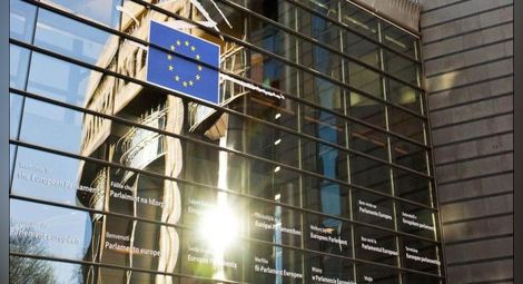 EП прие резолюция за задължително наблюдение на състоянието на демокрацията в ЕС